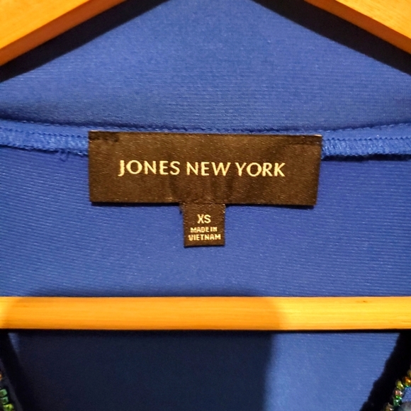 💚5/$25 Jones New York Cobalt Blue Beaded Crystal Neck Blouse Size XS - Picture 4 of 5